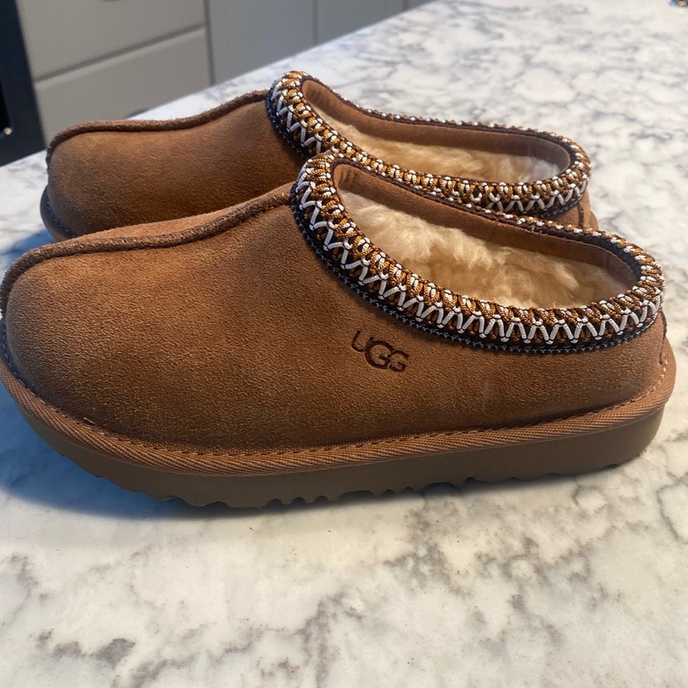 Ugg Tasman II size 13 little kids